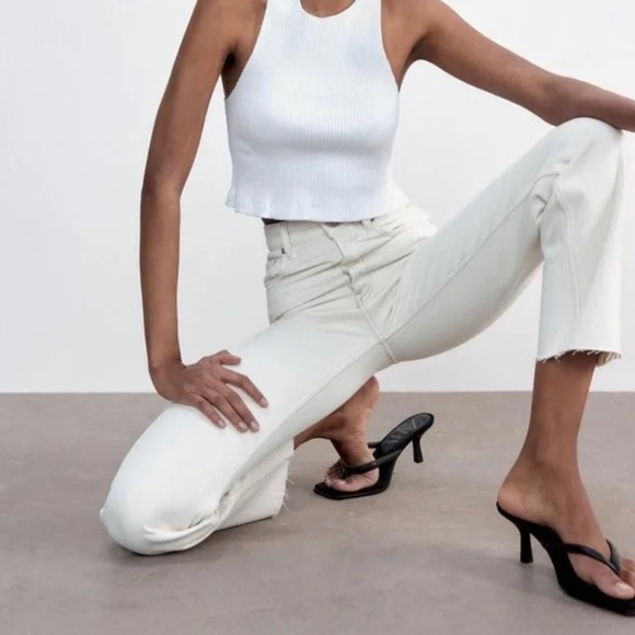 Zara High Rise Straight Leg Jeans In Ecru • Sz 00 - Picture 2 of 7